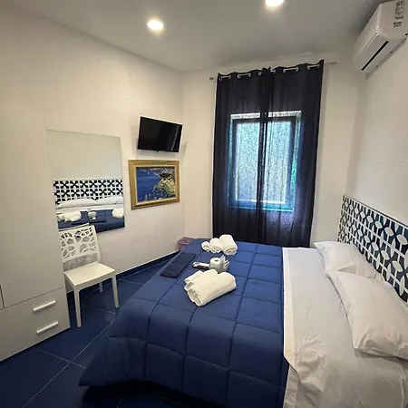 La Divina Bed and Breakfast 3*